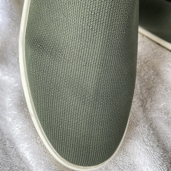Blondo green slip on deck shoes - Picture 3 of 10